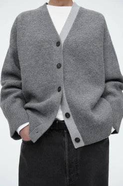 Damen COS Strickmode*STRICKJACKE MIT V-AUSSCHNITT IN COLOUR-BLOCK-OPTIK