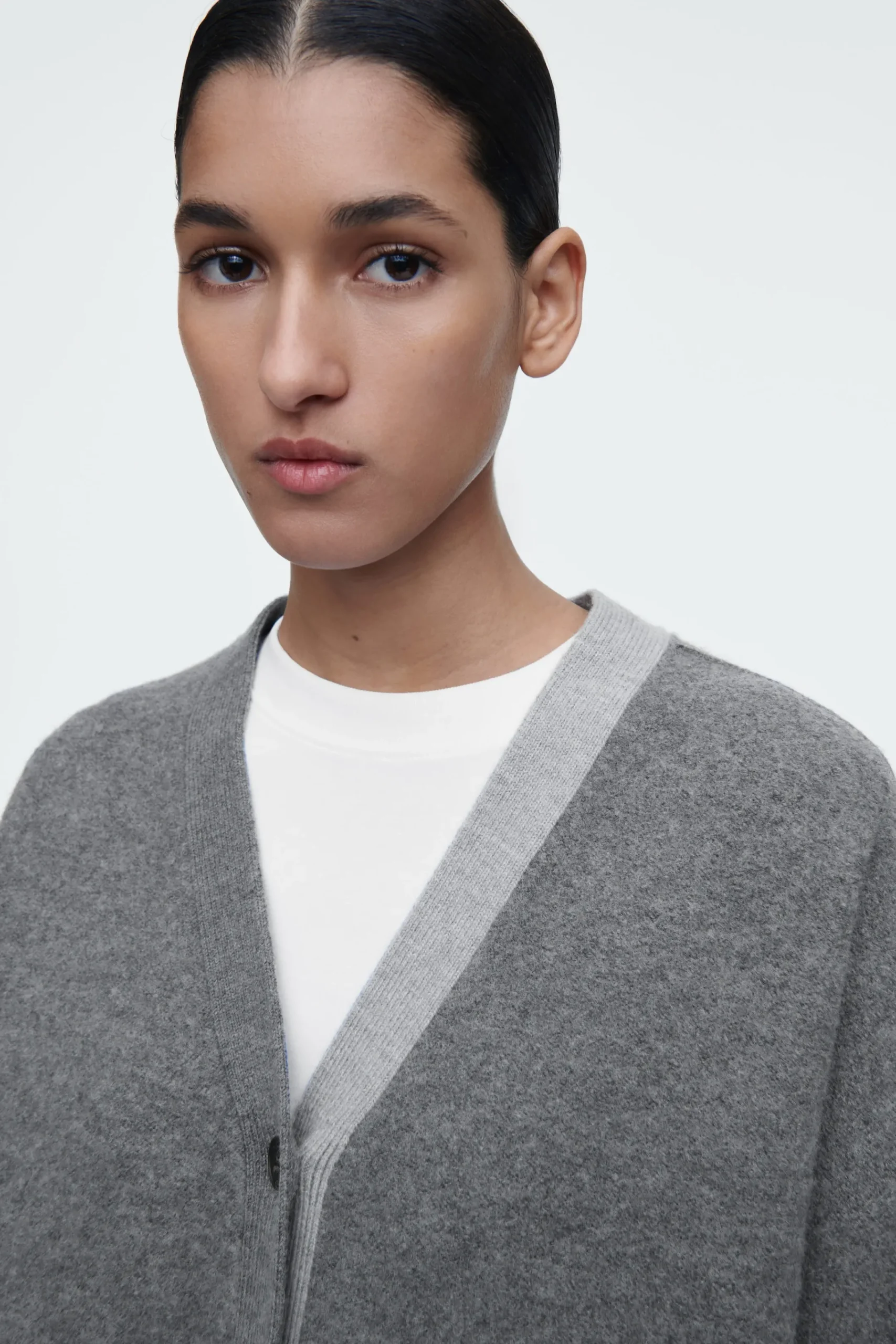 Damen COS Strickmode*STRICKJACKE MIT V-AUSSCHNITT IN COLOUR-BLOCK-OPTIK