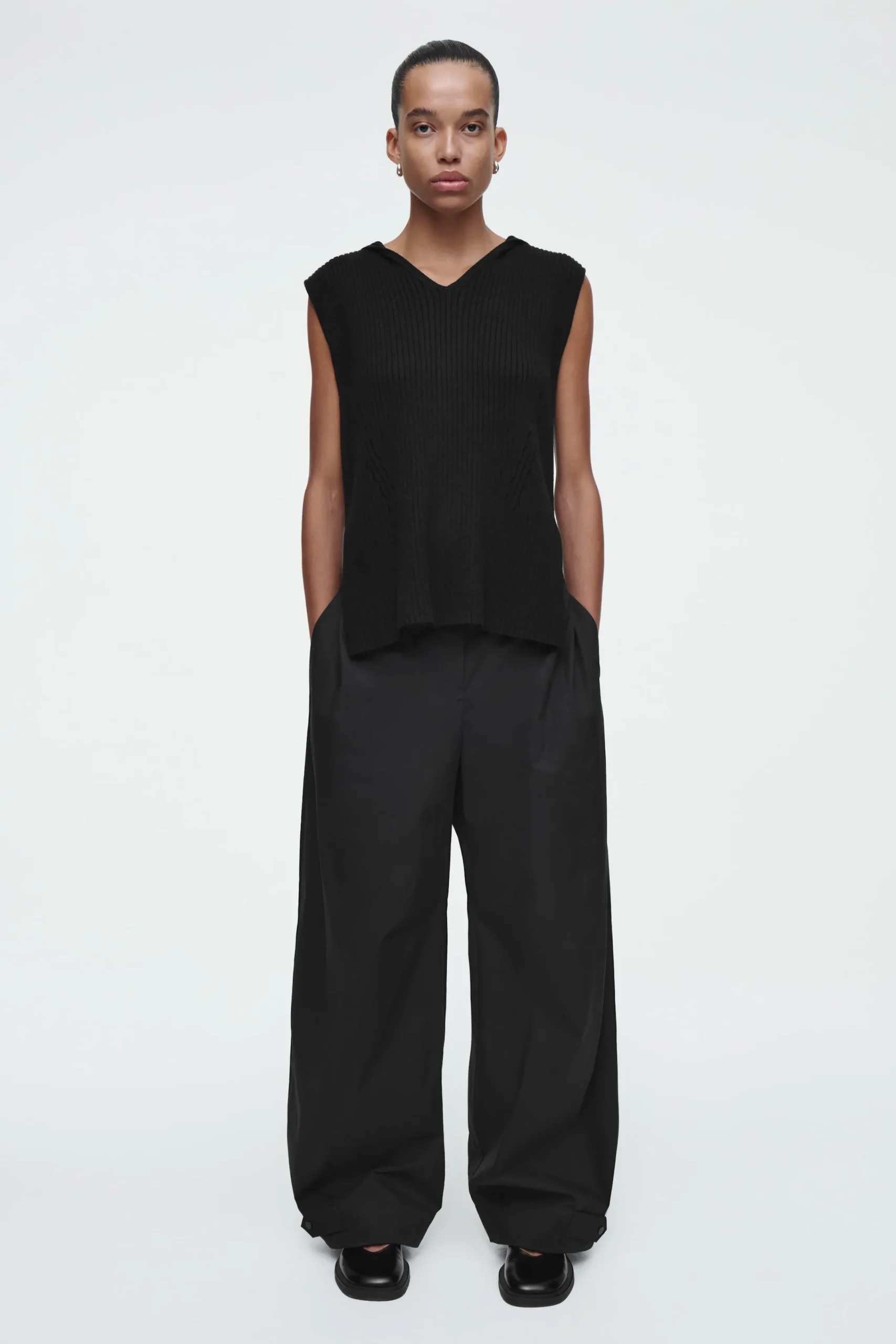 Damen COS Hosen*UTILITY-HOSE MIT BARREL-BEIN