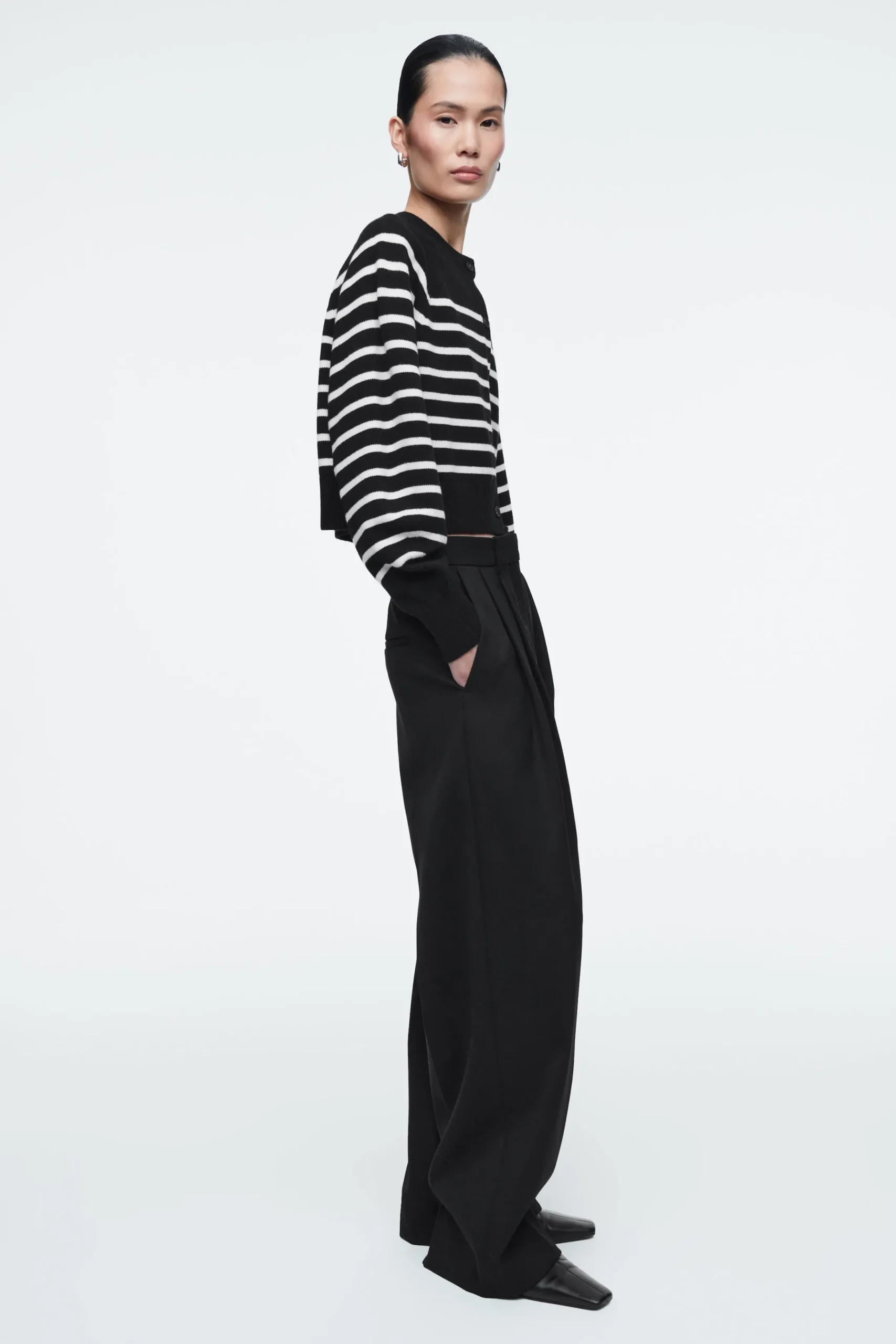 Damen COS Strickmode*VERKÜRZTE STRICKJACKE AUS WOLLE