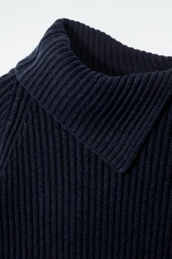 Damen COS Kleider | Strickmode*WOLLKLEID MIT KRAGEN