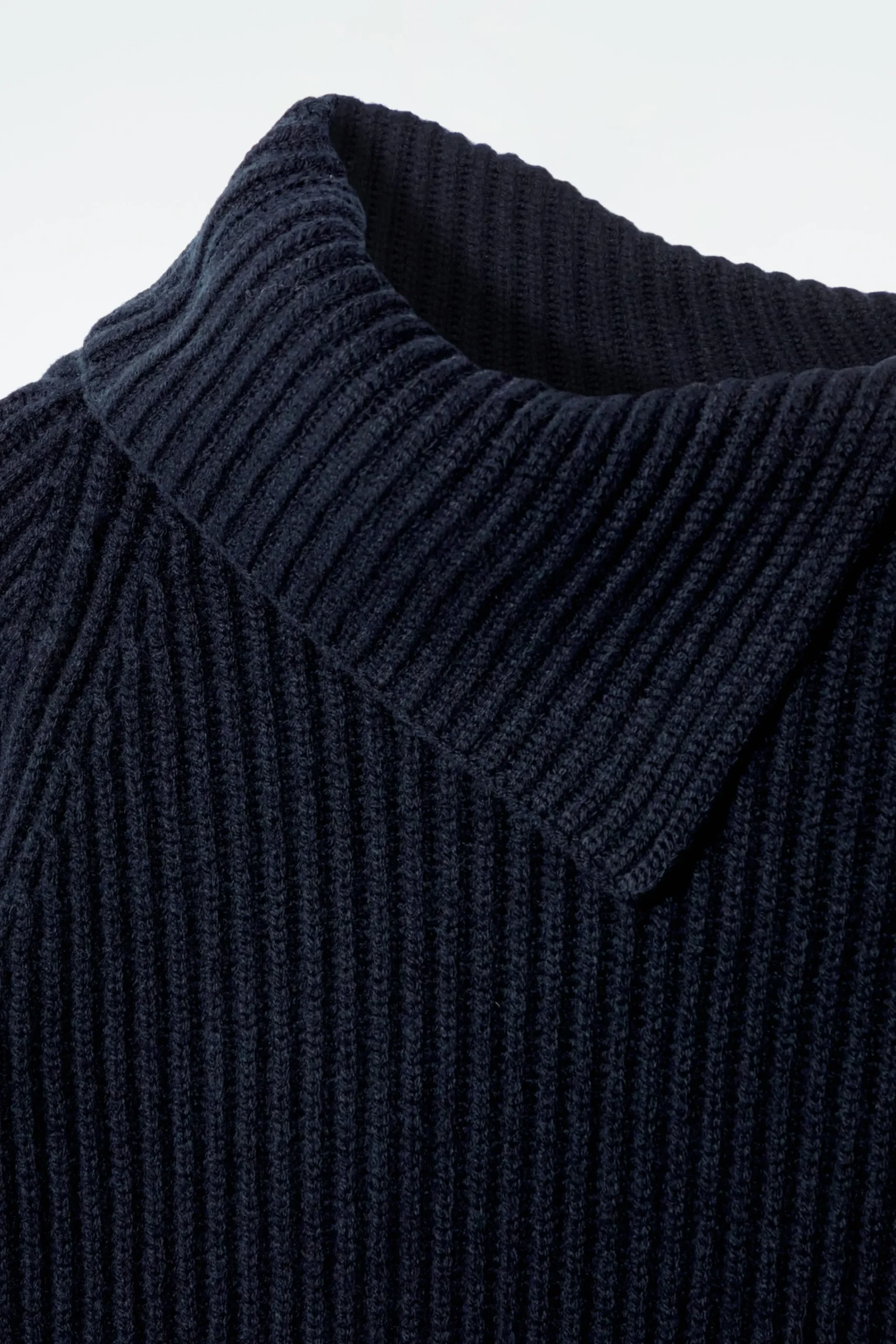 Damen COS Kleider | Strickmode*WOLLKLEID MIT KRAGEN